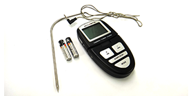 Thermomètre digital - Thermomètre permettant de lire la température (avec avertisseur lorsqu'une température donnée est atteinte). Thermomètre digital - Thermomètre permettant de lire la température (avec avertisseur lorsqu'une température donnée est atteinte).