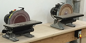 Ponceuse rotative à bois - Ne JAMAIS utiliser pour métaux, plastiques ou isolant-mousse.  Toujours faire fonctionner le dépoussiéreur.